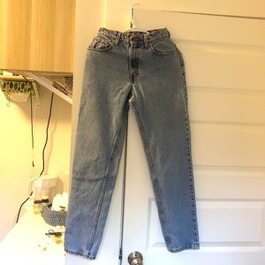 Levi’s vintage 550 jeans relaxed fit size 26/27